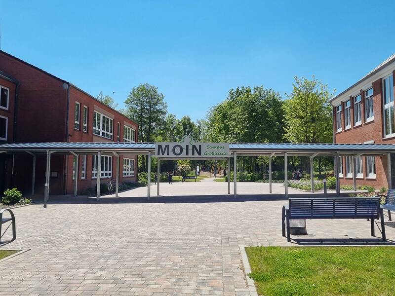 Außenaufnahme Eingang Campus und Bürgerforum