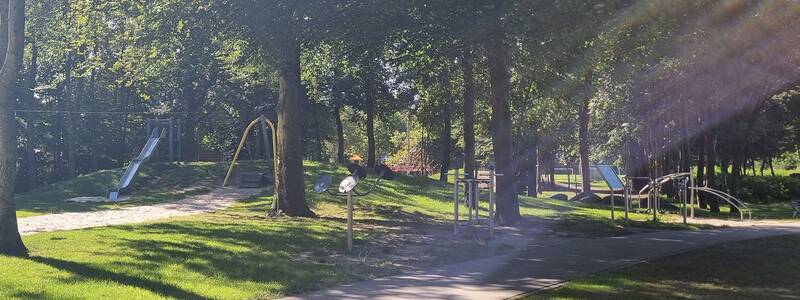 Spielgeräte auf dem Campus Großheide