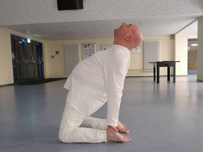 Abbildung einer Yoga Übung - Kamel