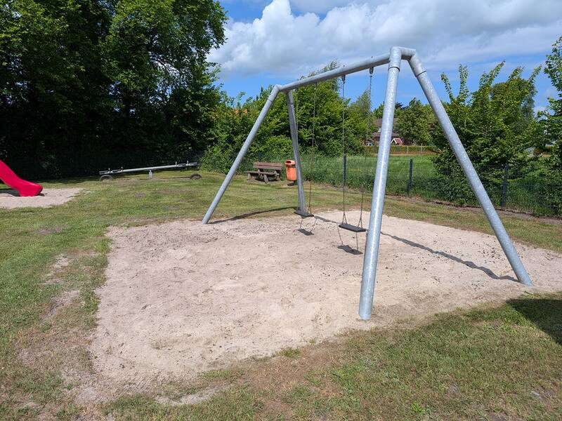 Abbildung von Spielgeräten auf dem Spielplatz Pergmoor