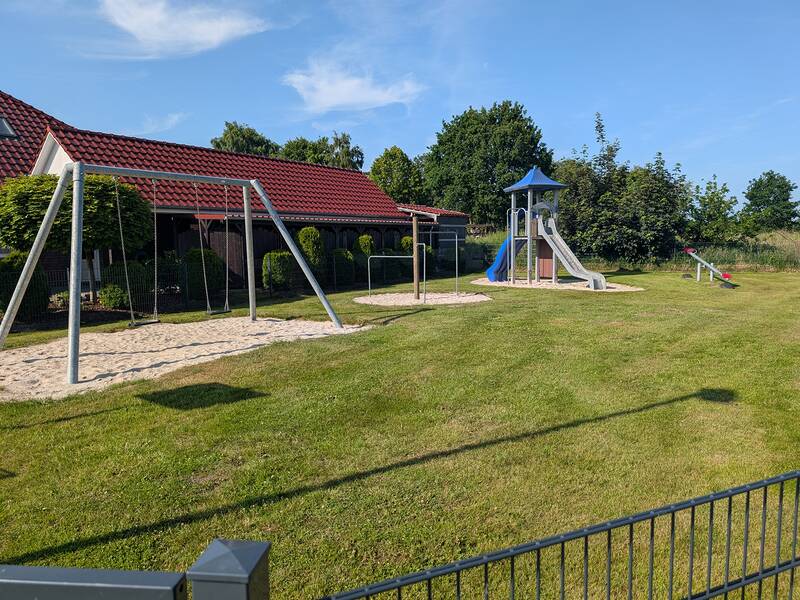 Abbildung von Spielgeräten auf dem Spielplatz Kuperkamp