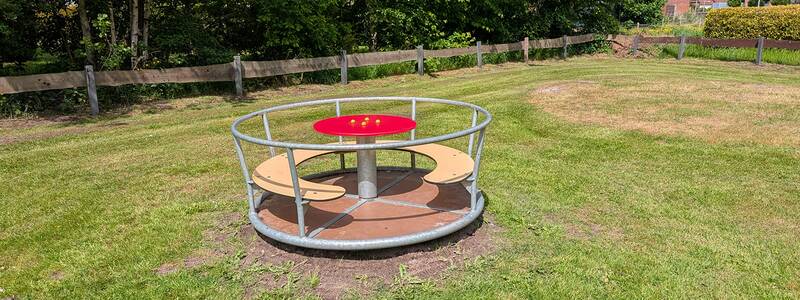 Abbildung von Spielgeräten auf dem Spielplatz Bei Wilberts Wall
