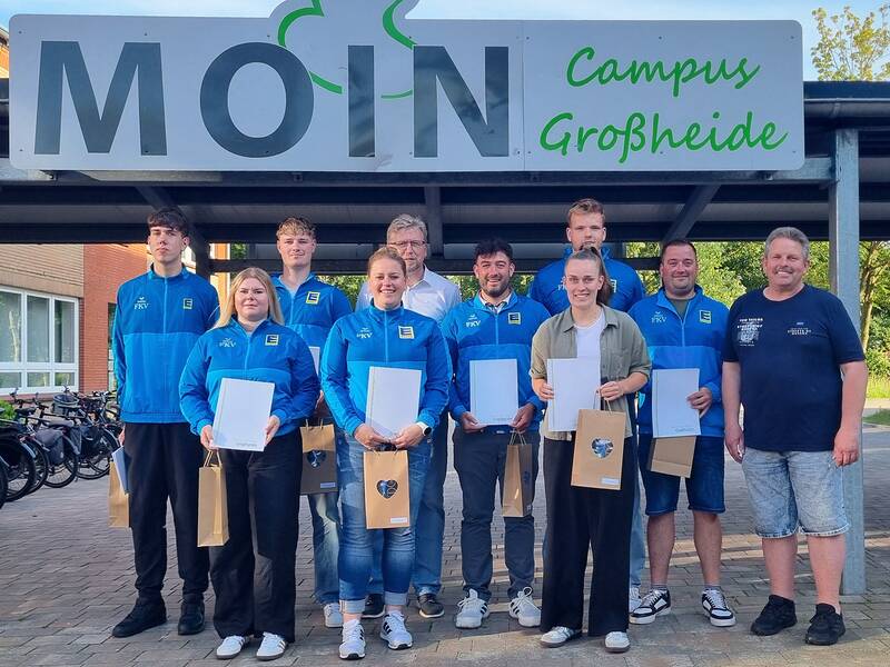 Gruppenfoto der  geehrten Sportlerinnen und Sportlern