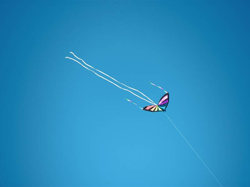 Abbildung eines fliegenden Papierdrachens